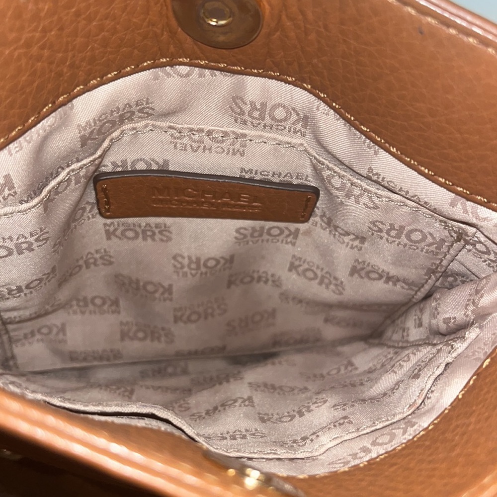 Brown Michael Kors Leather Crossbody Jet Set Flat Bag with Gold MK logo - Picture 6 of 11